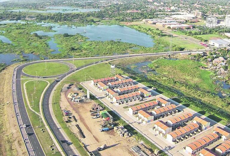 La Costanera de Asunción tiene extensos terrenos. La figura del fideicomiso garantizaría que la Municipalidad de Asunción utilice los fondos recaudados con la venta de los inmuebles, en el desarrollo de la zona, afirman.