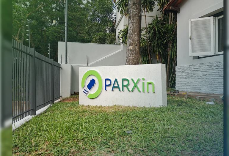 Parxin recién está montando su oficina.