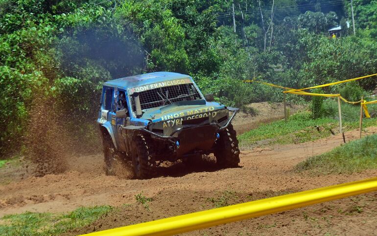 La principal categoría del 4x4, la TT4 Extreme, quedó en manos de Francisco y Jorge Matto.