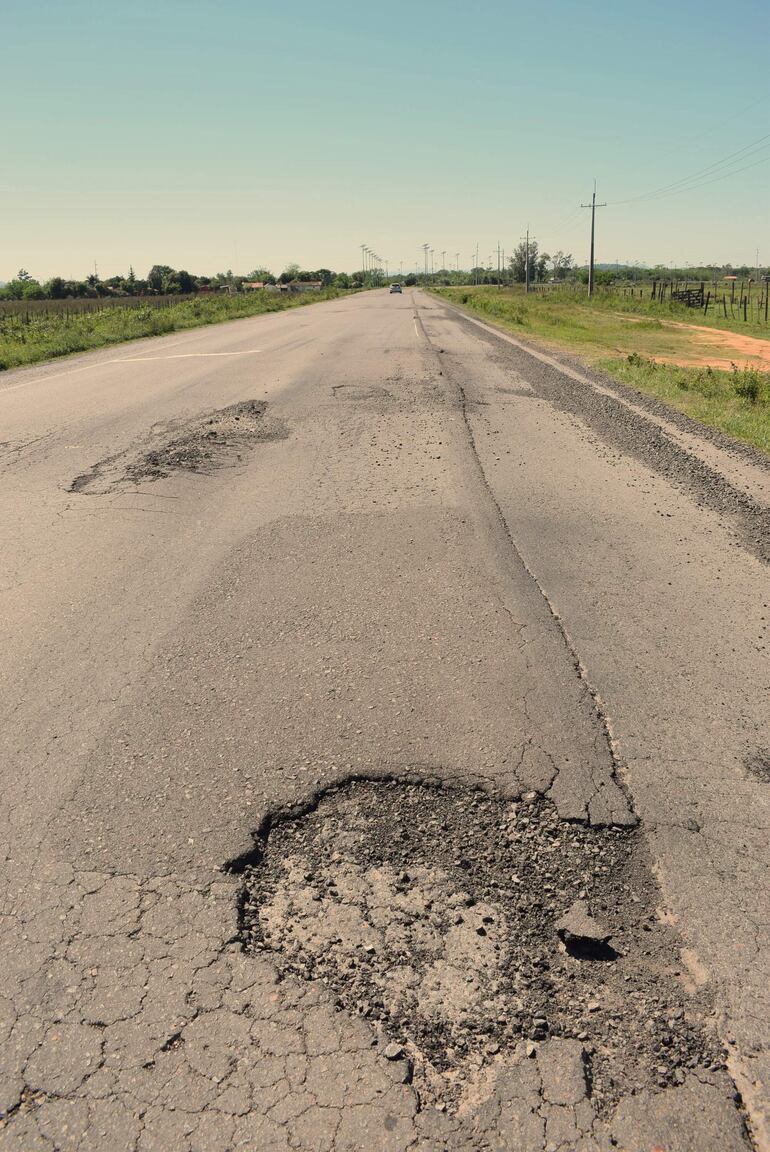 La ruta PY01 sigue en desastrosas condiciones. 