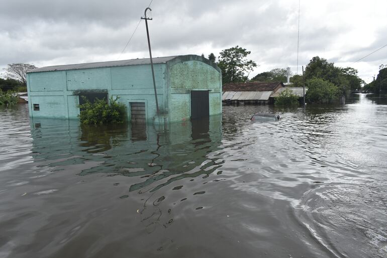 Evacuaciones de familias afectadas por riada continúa en zona de AYolas.