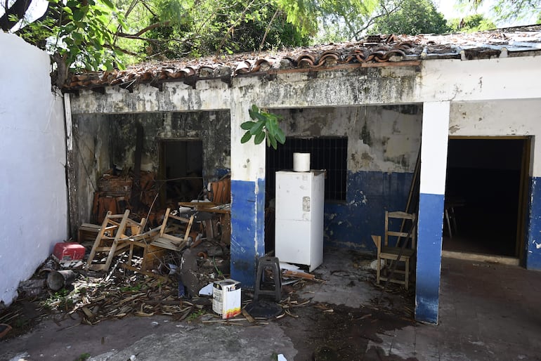 Colegio Nacional Juan Ramón Dahlquist, en pésimo estado a días del inicio de clases.