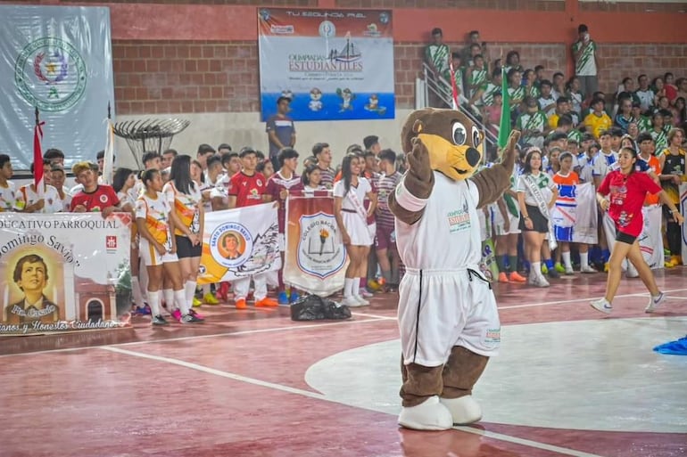 La mascota de las olimpiadas estudiantiles, el famoso Lobope'i o Nutria, animal característico de esta zona del pantanal.