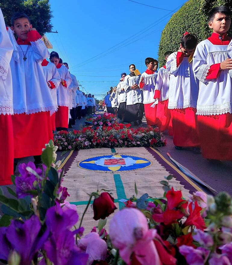 La alfombra se extendió a lo largo de 1.300 metros.