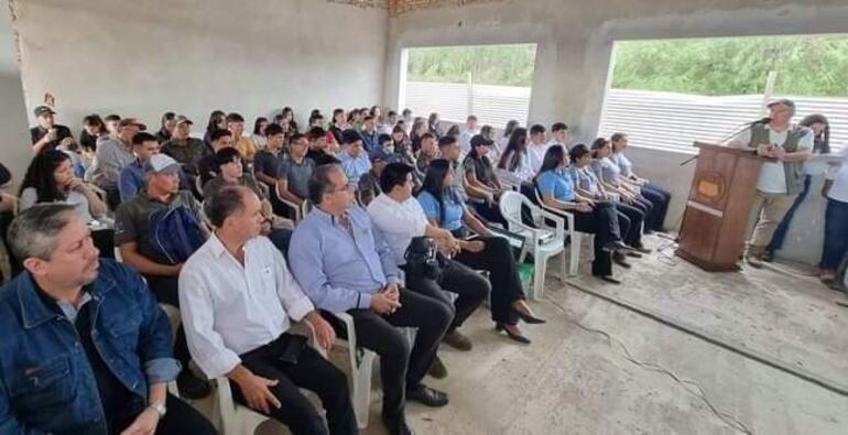 El ingeniero agrónomo Emilio Centurión, disertó sobre producción de papa.