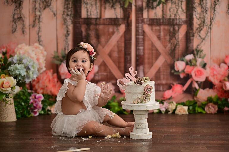 Mía, la hija de Tania Domaniczky, posó para 9 Lunas Fotografía. (Instagram/Tania Domaniczky)