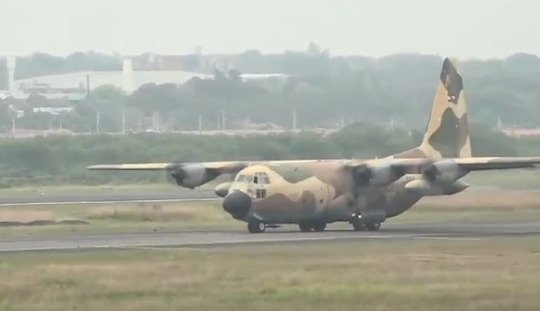 Avión C-130 Hercules uruguayo pisó suelo guaraní este jueves.