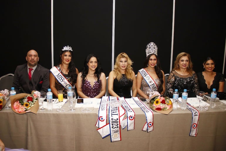 Los miembros del jurado del certamen Miss Central 2023. (Gentileza)