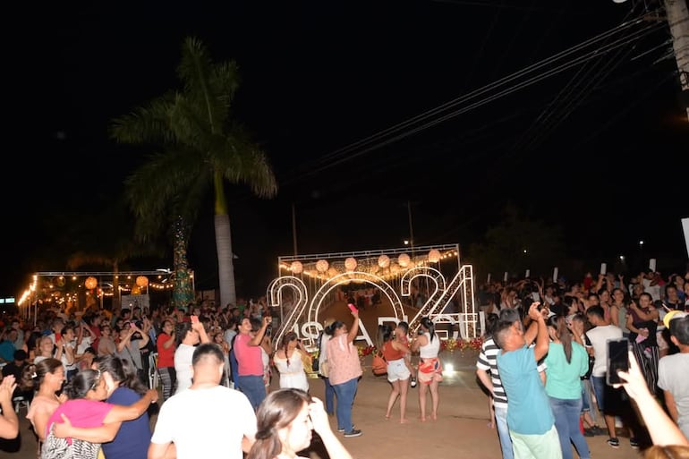 Cada fin de semana Isla Pucú está repleta de turistas.