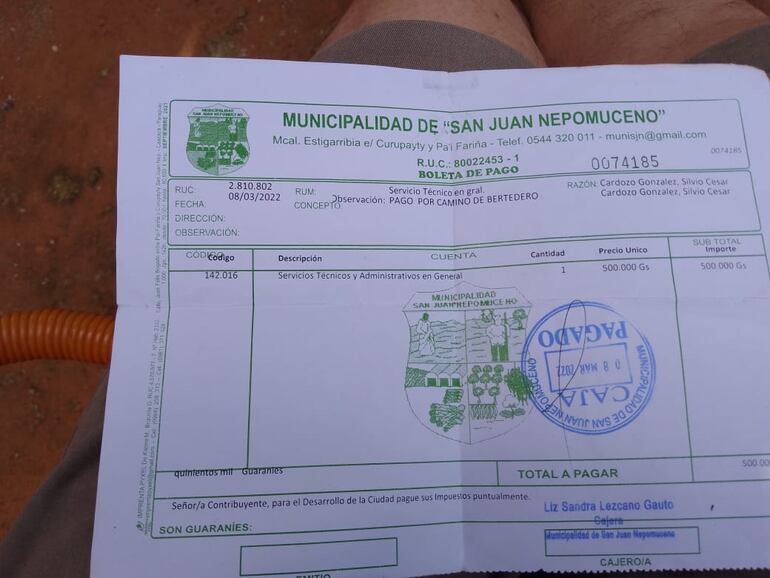 factura en poder de reciclador que denuncia al intendente de San Juan Nepomuceno.