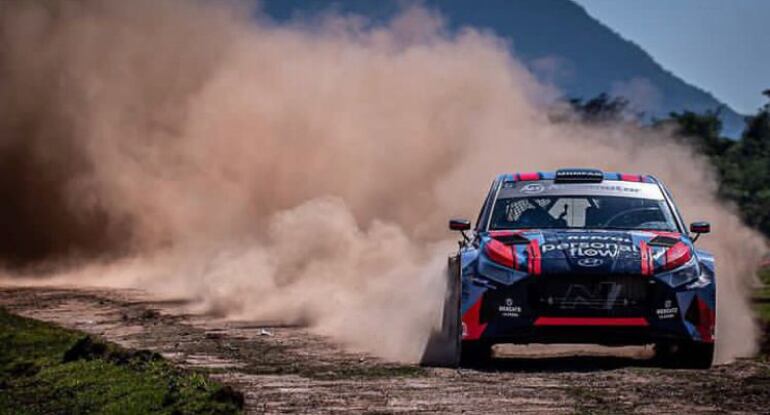 El Hyundai i20 N Rally 2 de Fabrizio Zaldívar en el Rally del Guairá 2023.