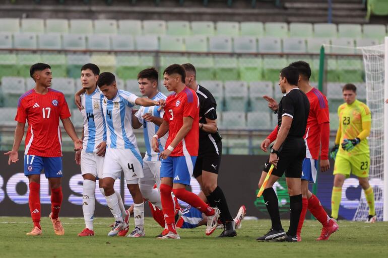 Argentina derrotó a Chile en el inicio del hexagonal