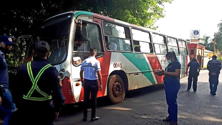 Los buses de Alto Paraná Transportes ya no circulan en dos itinerarios.