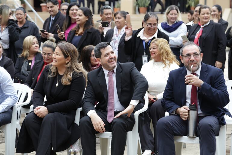 La diputada cartista Cristina Villalba estuvo acompañando al presidente de la Cámara de Diputados, Raúl Latorre.