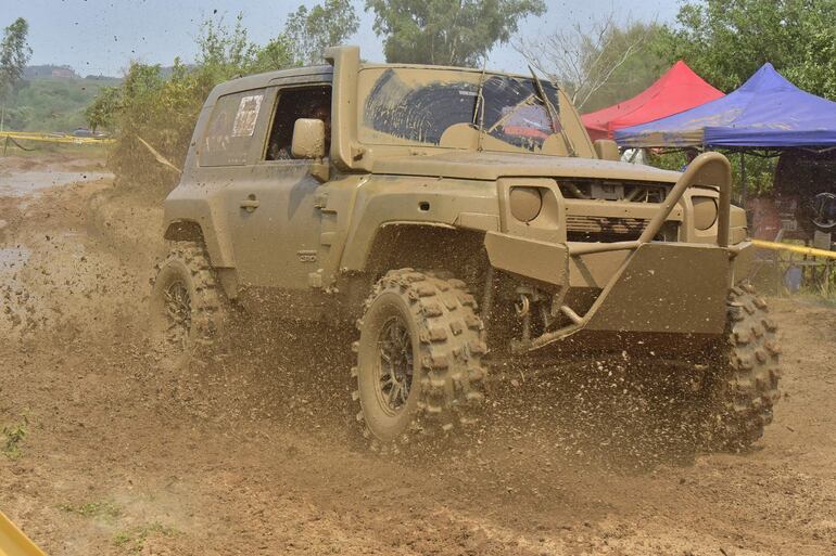 Anderson Miranda y Juan Coelho, con el Jeep Troller, fueron los mejores de la TT1.