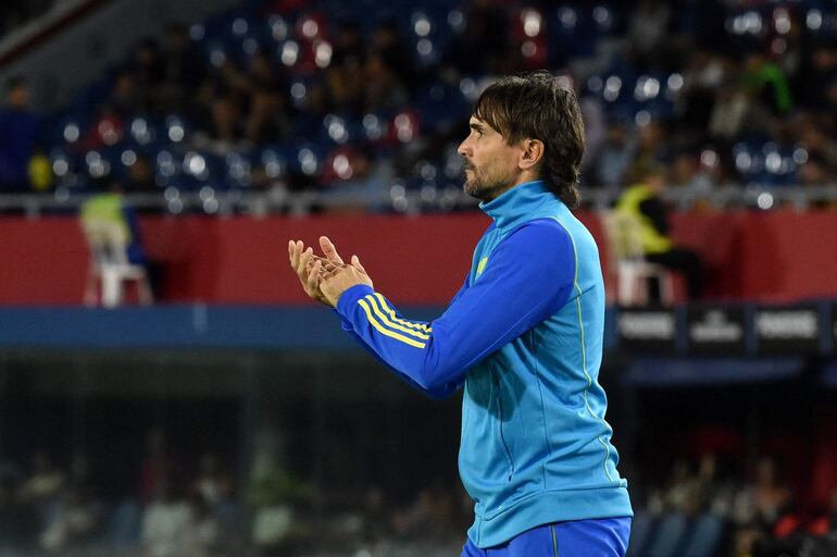 El argentino Diego Martínez, entrenador de Boca Juniors, en el partido frente a Sportivo Trinidense por la fase de grupos de la Copa Sudamericana 2024 en el estadio La Nueva Olla, en Asunción.