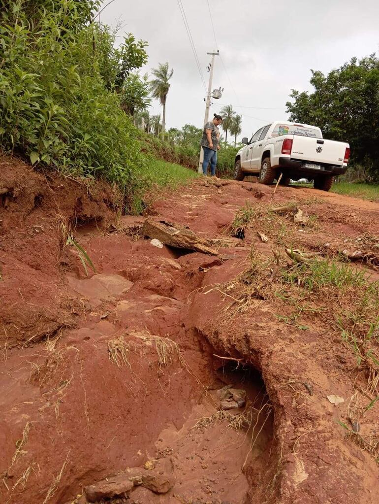 Varios sectores de los caminos vecinales de Acahay se encuentran intransitables.