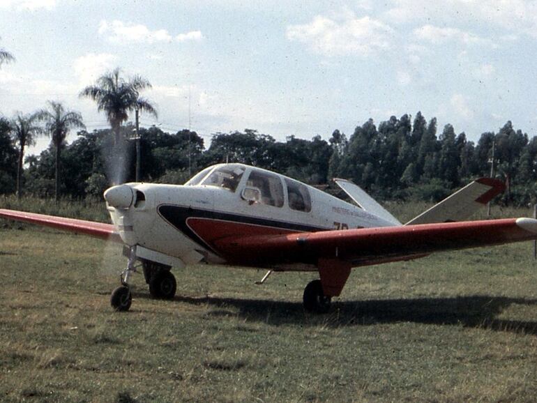 Avión en el que cayó el Teniente Coronel José María Argaña, el edecán de Stroessner.