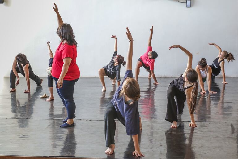 La muestra de danza contemporánea será protagonizada por los asistentes al taller.