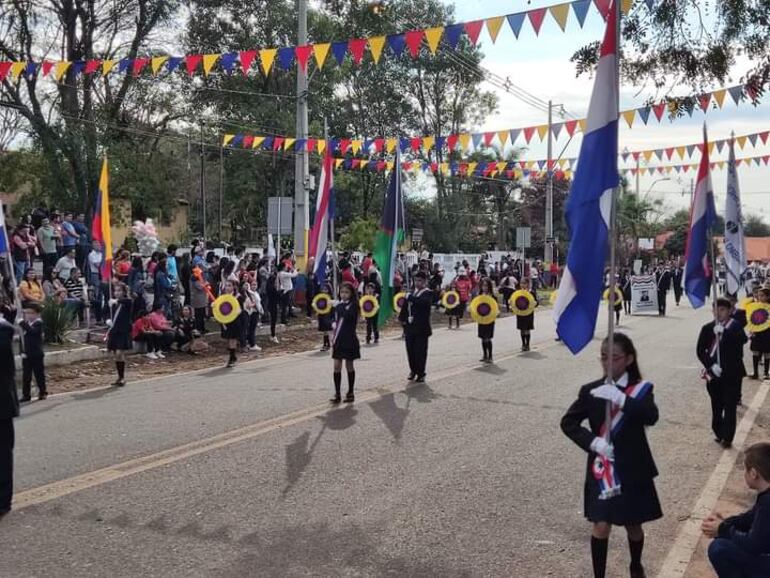 Después de tres años Nueva Colombia celebra 68 años de distritación con desfile cívico