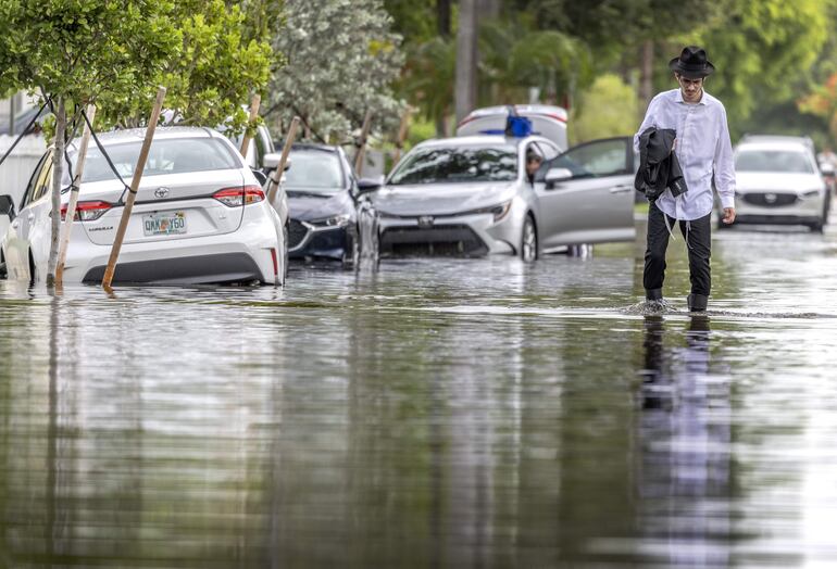 Florida declara el estado de emergencia por graves inundaciones en cinco condados sureños