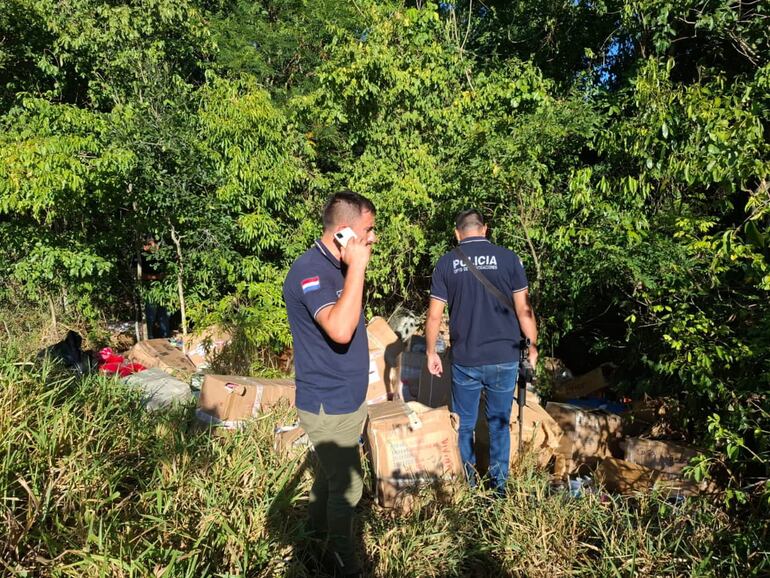 Tras un robo, la Policía incauta armas, drogas y otros elementos utilizados.