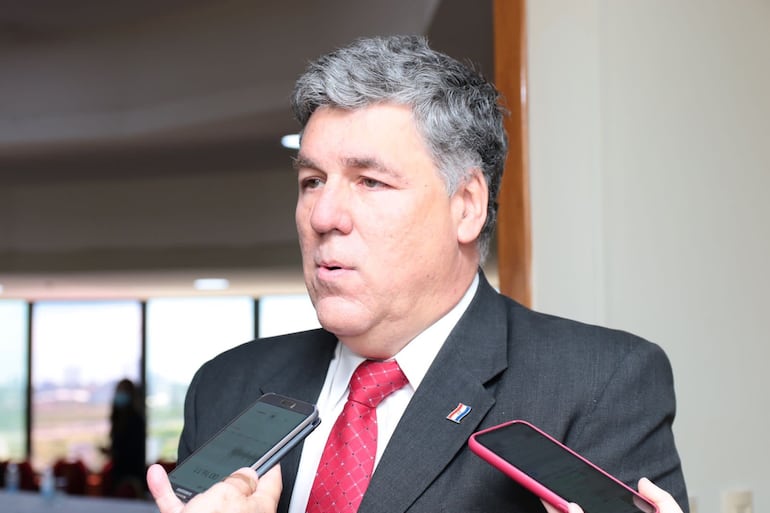 Juan Rafael Caballero, director jurídico de Itaipú. Foto prensa senado