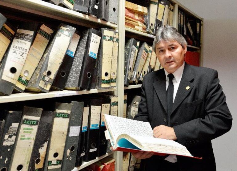 José Agustín Fernández, juez que lideró la intervención del "Archivo del Terror", en Lambaré.