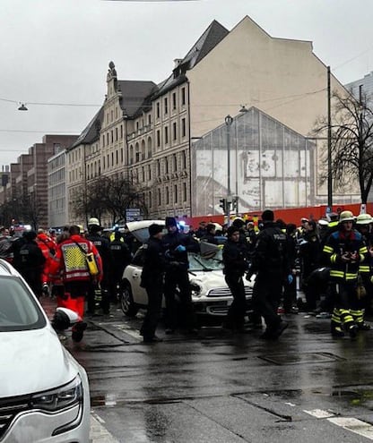 Un coche embiste a un grupo de personas en Múnich y causa varios heridos