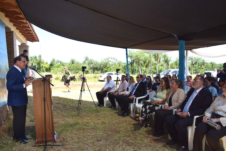 Rector Simón Benítez, señaló que el inicio de la obra es el esfuerzo, el trabajo, el compromiso de la Universidad con la sociedad.