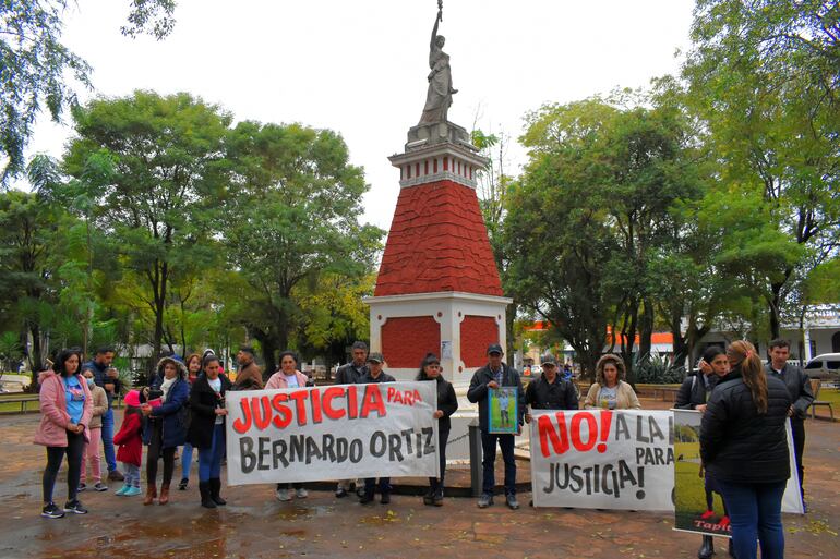 Familiares y amigos de Bernardo Ortiz se manifestaron para exigir justicia.