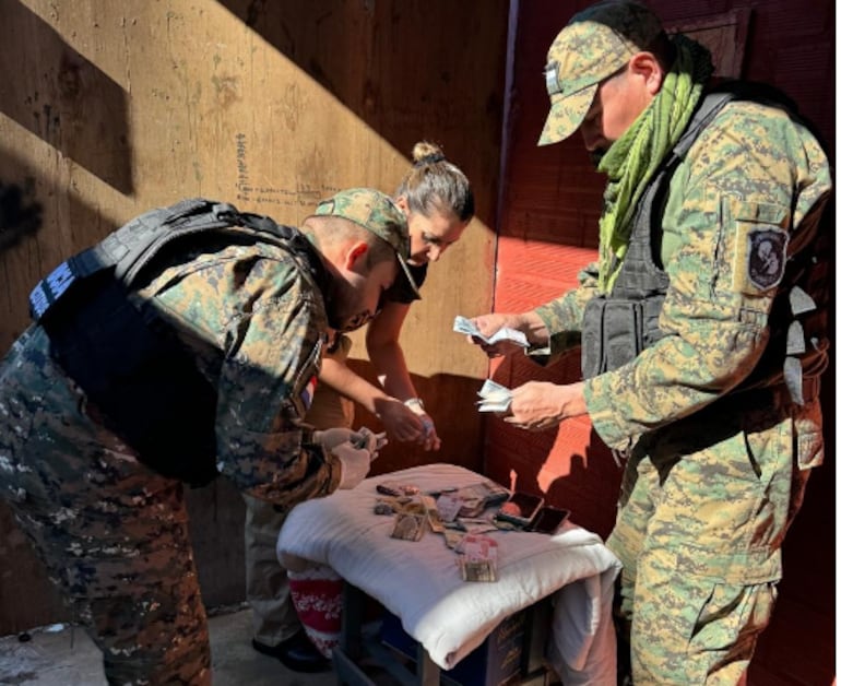 Allanamientos dentro del marco de la lucha contra el narcotráfico, en el barrio Tacumbú de Asunción.