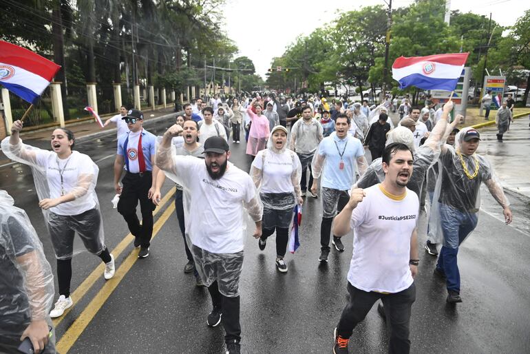 Manifestación de despedidos de Itaipú.