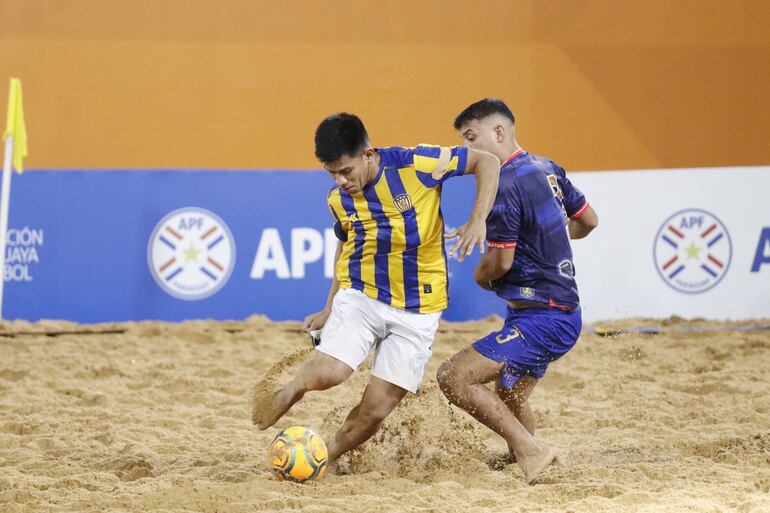 Arranca la Superliga de fútbol playa con cuatro partidos en el COP.