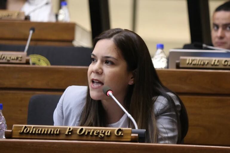 La diputada Johanna Ortega.