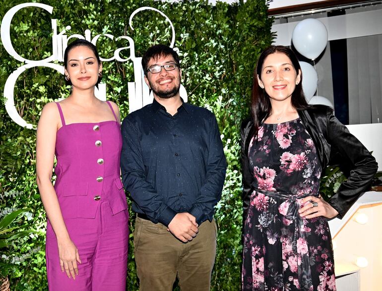 Dra. Alma Yegros, Dr. Jorge Escurra y la Dra. Sandra Soto.