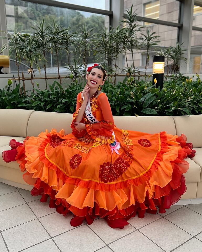 Jimena Sosa presentó una danza paraguaya en el Show de Talento del Miss International 2024. (Instagram/Jimena Sosa)