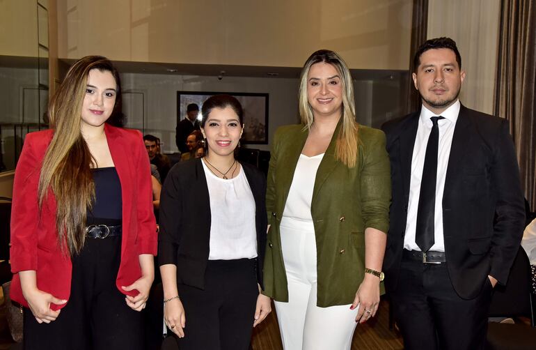 Ruth Arias, Ama Cáceres, Patricia Servín y Diego Cano. 