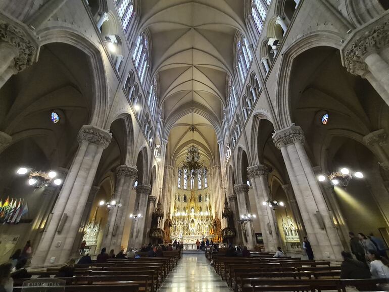 Basílica de la Virgen de Lujan en la ciudad de Luján a unos 70 km de Buenos Aires Argentina. 27 de junio de 2024. Para Revista Dominical. Fotos Marta Escurra.