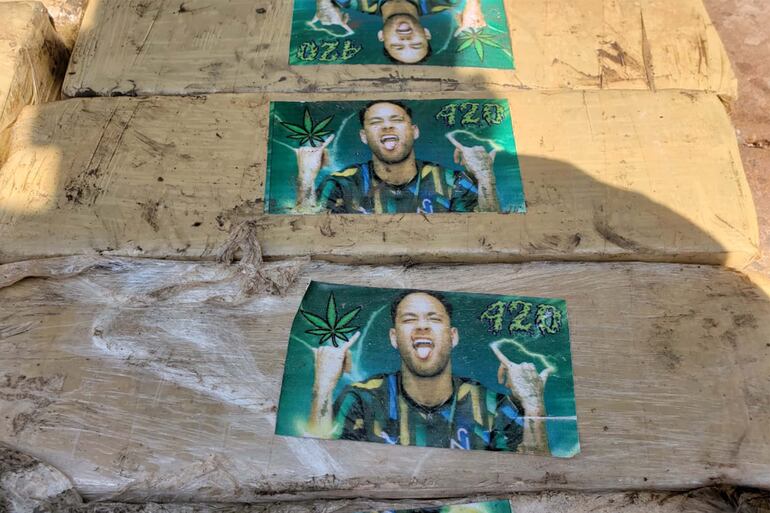 Los panes de marihuana con la imagen de Neymar.