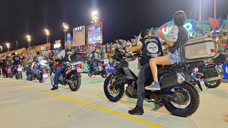 El carnaval encarnaceno muestra toda una variedad de presentaciones de las distintas comparsas.