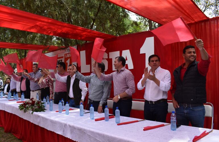 Cierre de campaña del candidato colorado en San Pedro del Ycuamandiyú, Carlos Quiñónez.