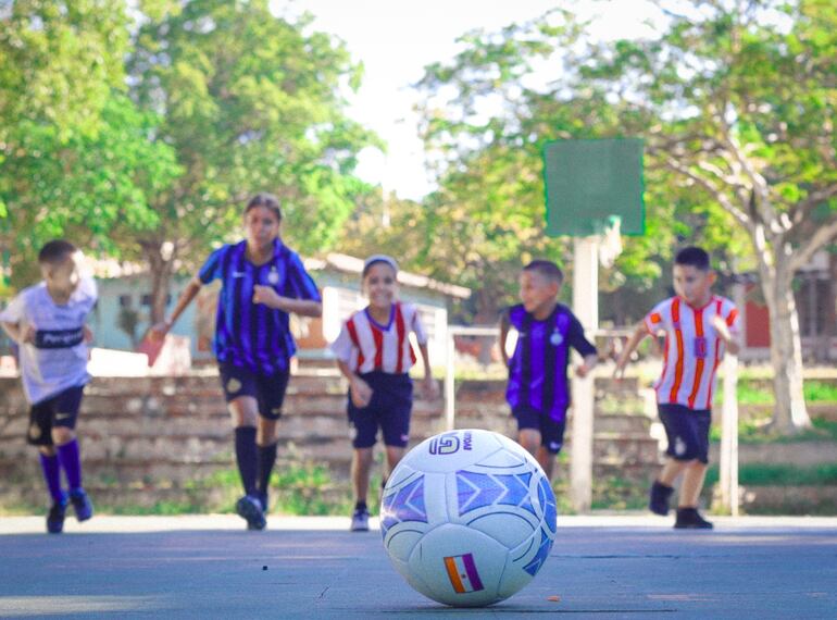 Bajo el eslogan “Sé el 10 en la vida de un niño o niña de Aldeas Infantiles SOS”, los organizadores del evento proponen unir el deporte con la solidaridad invitando a las empresas a formar equipos de colaboradores para participar de la competencia.