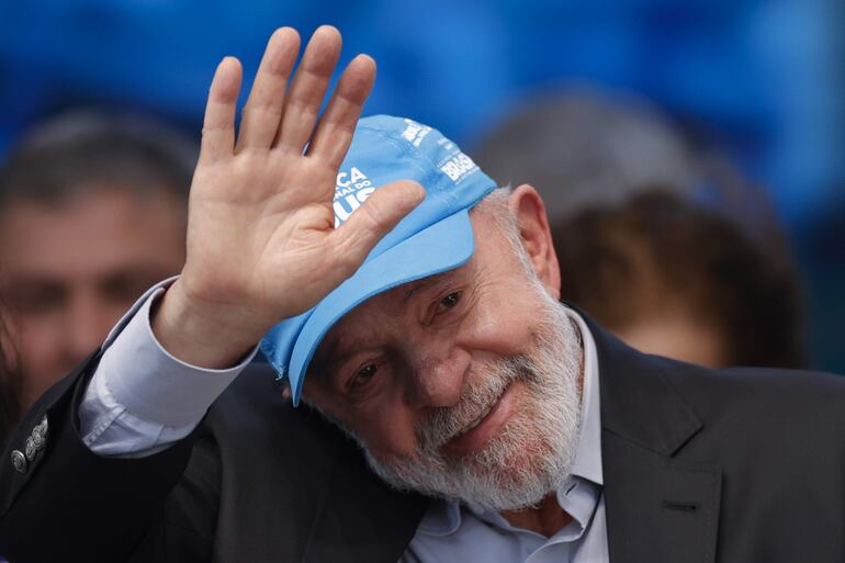 La popularidad de Luiz Inácio Lula da Silva cayó al nivel más bajo de sus tres mandatos como presidente brasileño.