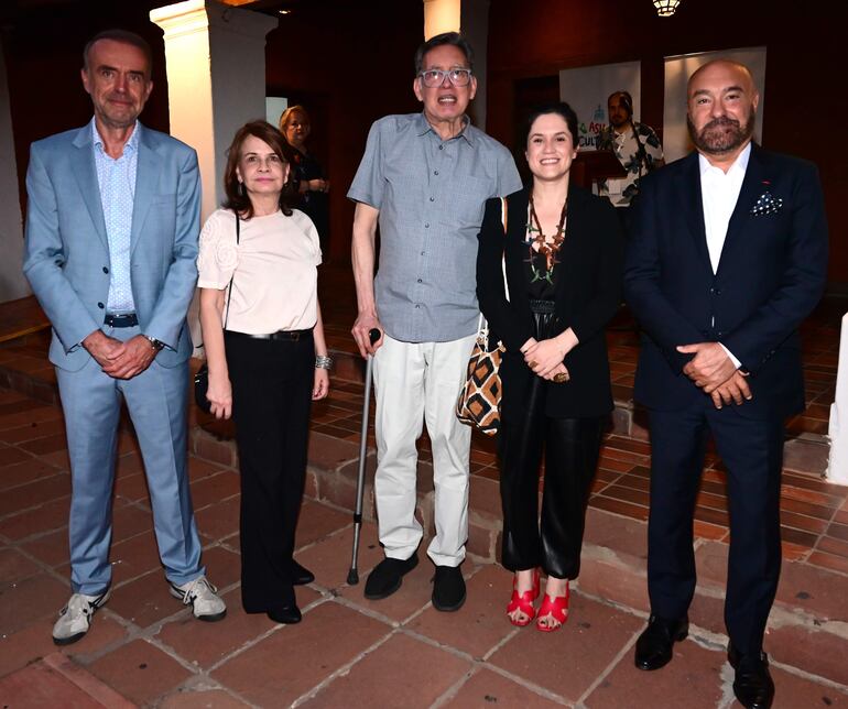 Christophe Chavagneux, Graciela Brizuela, Félix Toranzos, Adriana Ortiz, ministra de Cultura y Pierre-Christian Soccoja, embajador de Francia.