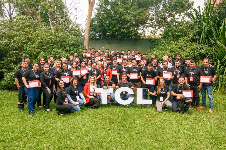 Participantes del TCL Expert Training, realizado en la ciudad de Luque, con asesores brasileños.