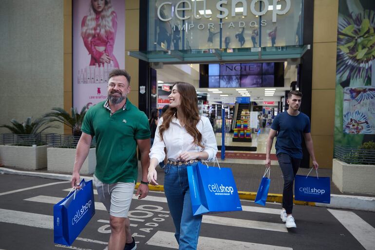 Unas 10.000 personas visitan diariamente la tienda de Cellshop en Ciudad del Este.