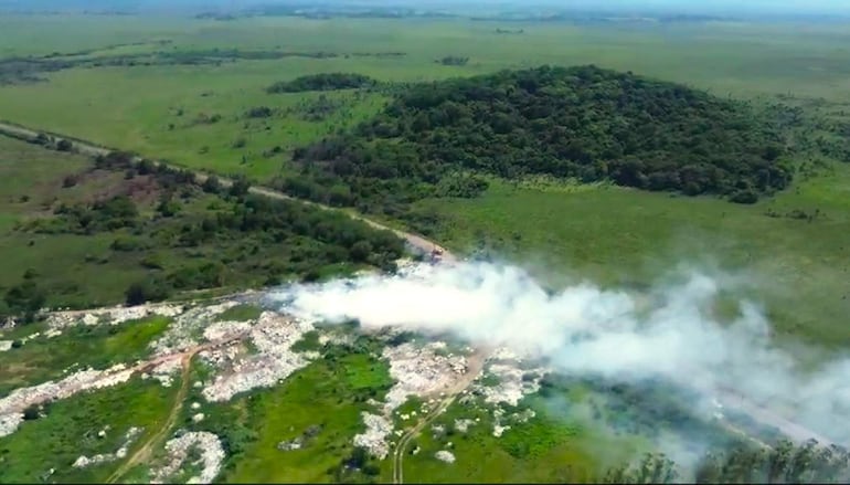 El vertedero municipal de Paraguarí ocasiona contaminación ambiental, denunciaron pobladores de la capital del noveno departamento.