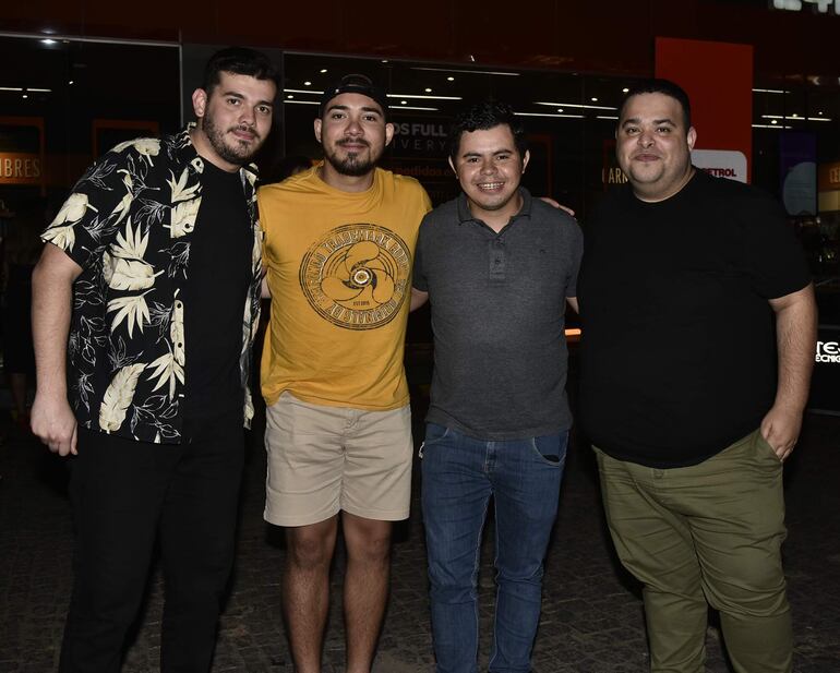 Varios influencers participaron del lanzamiento, entre ellos, Iván Benítez, Ariel Delgadillo, Juan Ríos y Kasim Handouss.