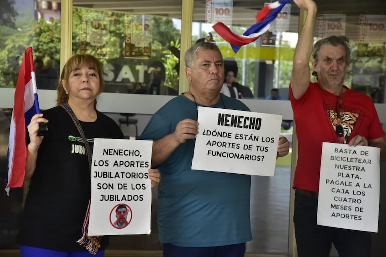 Jubilados municipales protesta Asunción